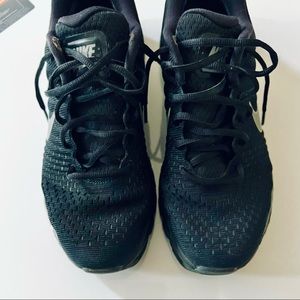 Women's Nike shoes Size 9